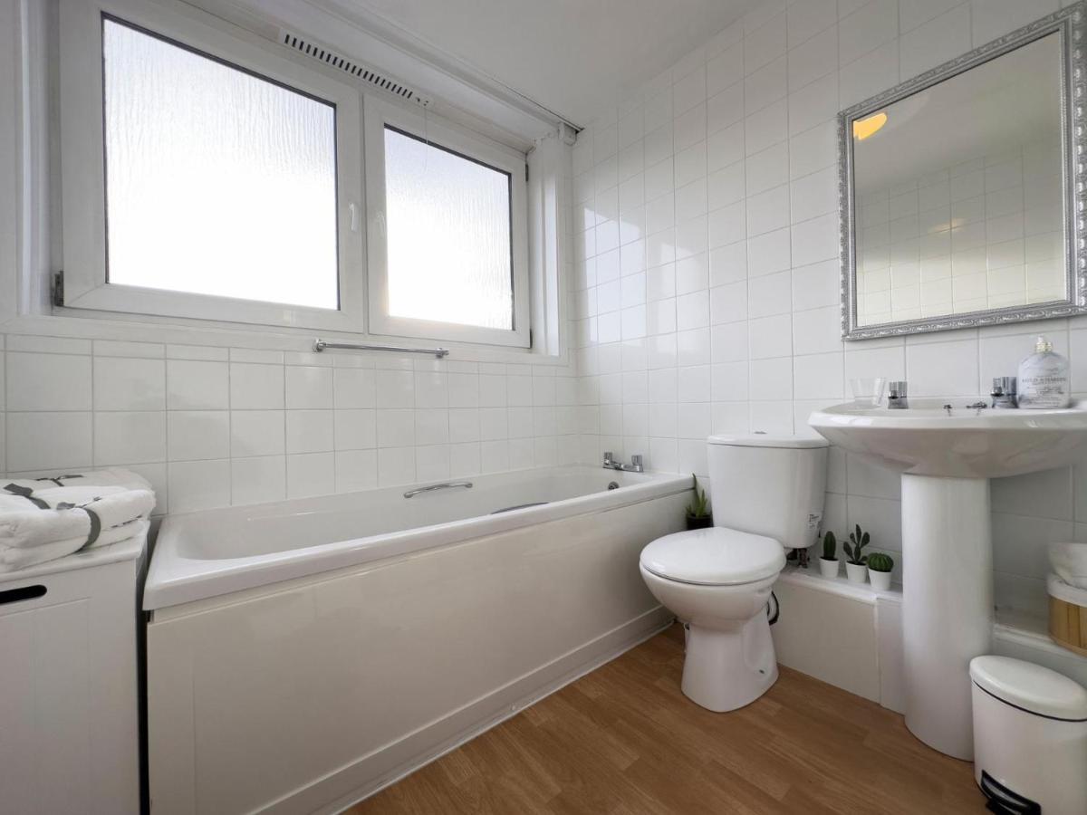Scandi Style Apartment With Stunning Views 린리스고 외부 사진